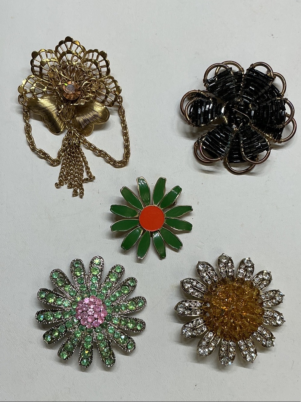 Vintage Flower power brooch lot.
